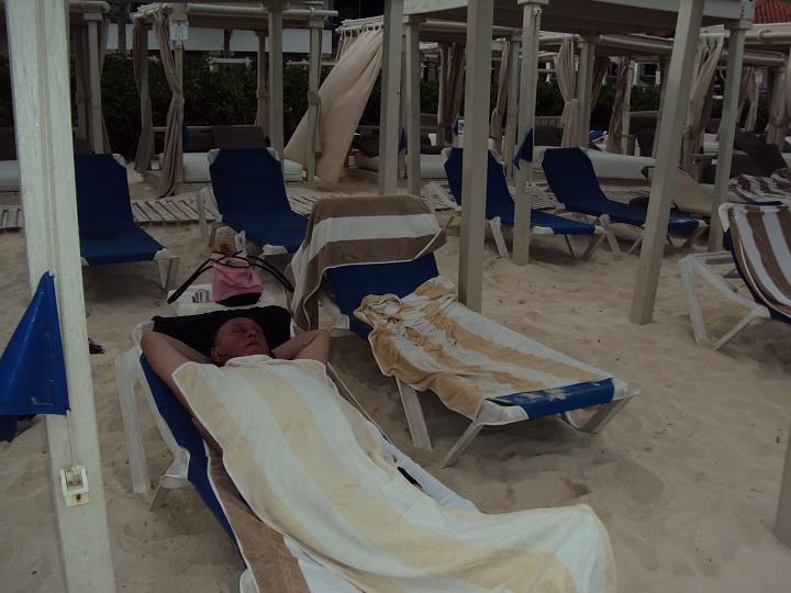 Leon is slipping.jpg